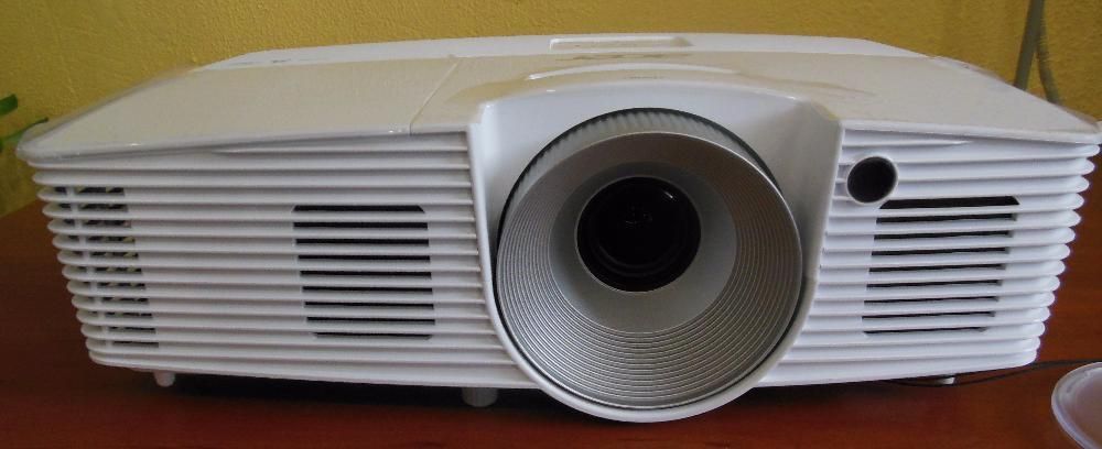 Проектор TOSHIBA и ACCER, прокат Черноморск