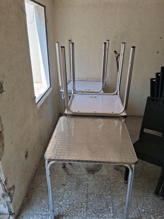 Mesas e cadeiras de esplanada