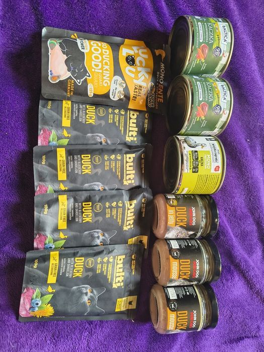 Karma mokra dla kota saszetki i puszki monoproteonowa kaczka baltica Lucky Lou John dog wiejska zagroda