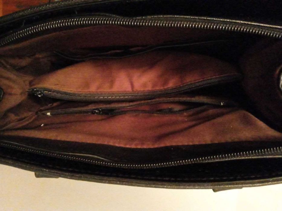 Сумка шкiряна  чорного кольору luck sherrys