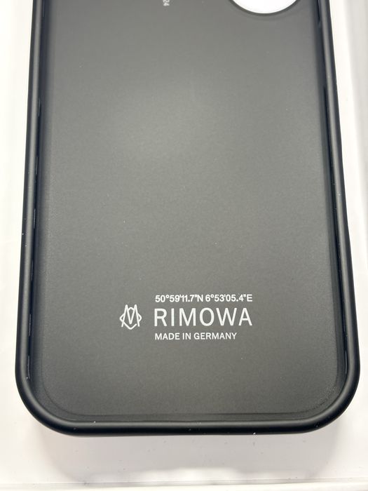 Capa Rimowa Iphone 16 Black Mate