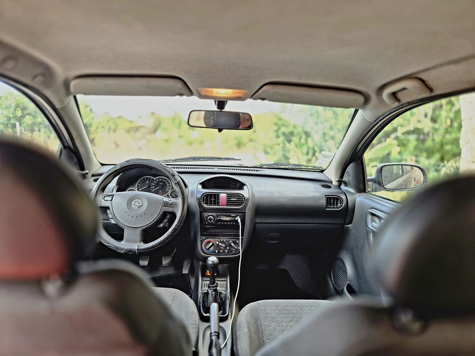 Opel Corsa 1.2 – 2004 | Revisado | IUC e Inspeção pagos