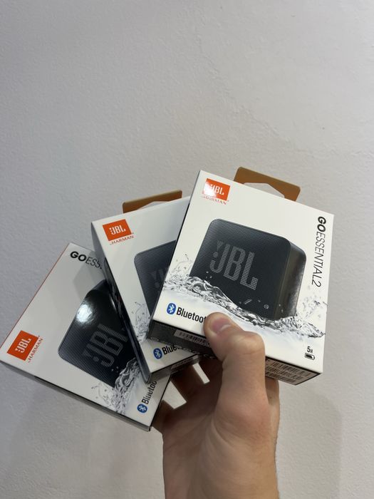 Колонка JBL GoEssential2