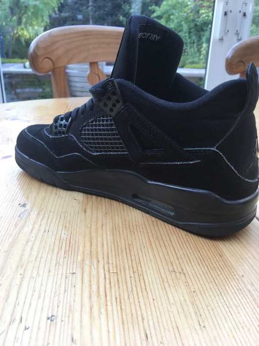 Jordan 4 Retro Black The Ultimate Sneaker Classic 37