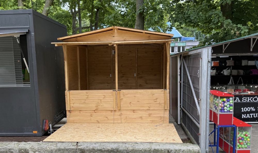 Domek handlowy,kiosk,stragan 2,2 wysokość szerokość 2 i długość 2,4