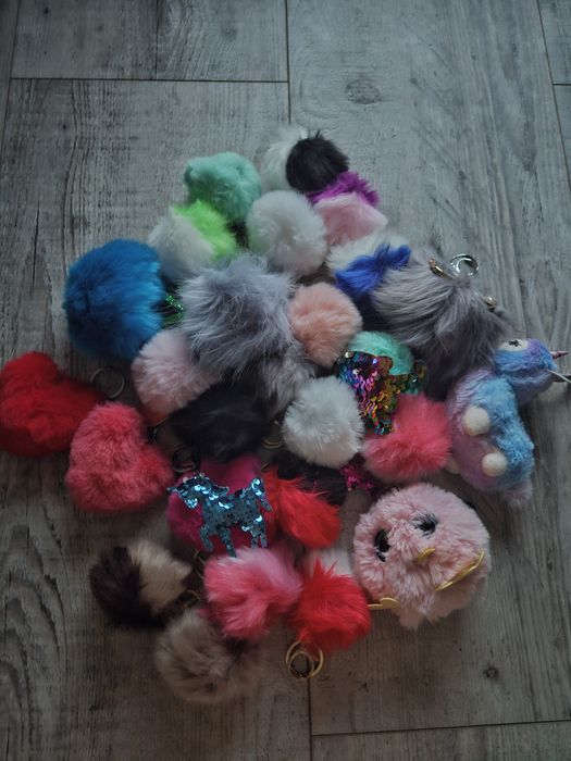 Breloczki pompony