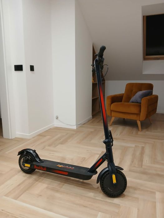 Hulajnoga elektryczna red bull