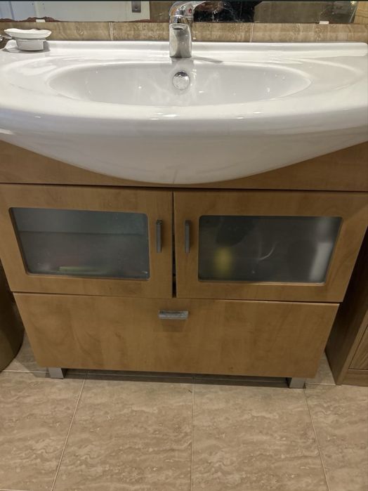 Móvel de Casa de Banho + Torneira