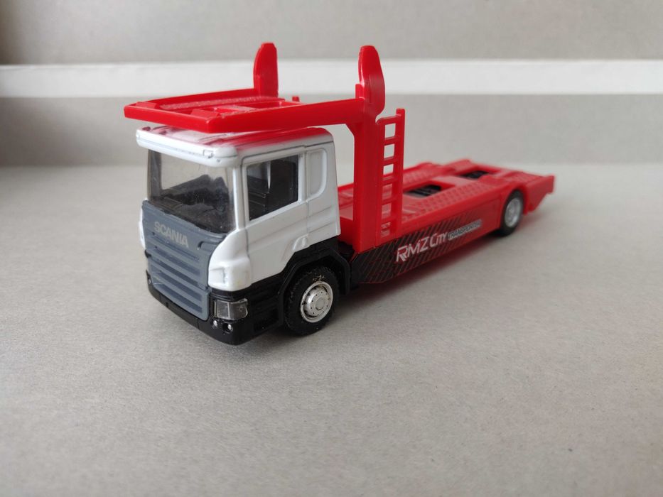 Грузовик Scania 1:64 RMZ city Uni transporter. красная: 280 грн