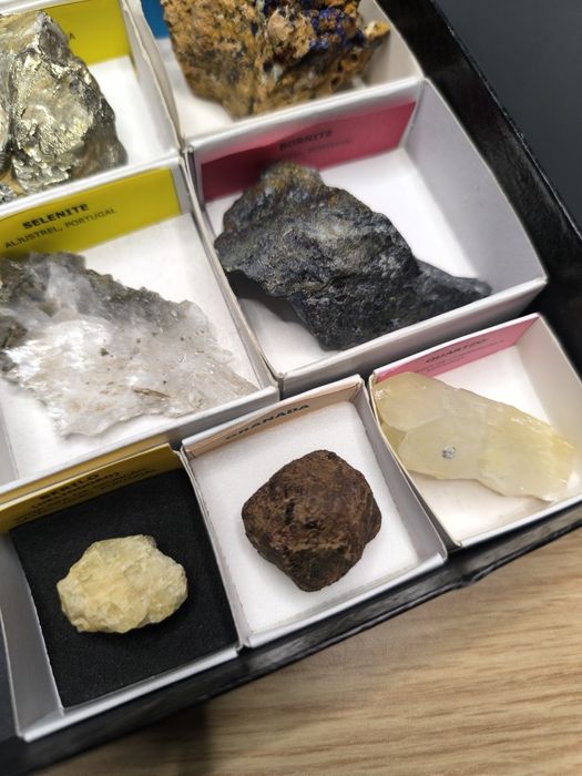 Conjunto de 17 minerais