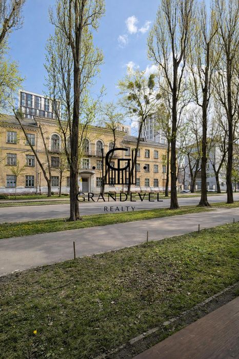 Продаж 2к квартири Монастирського | Сурікова 4, Солом'янка, Київ