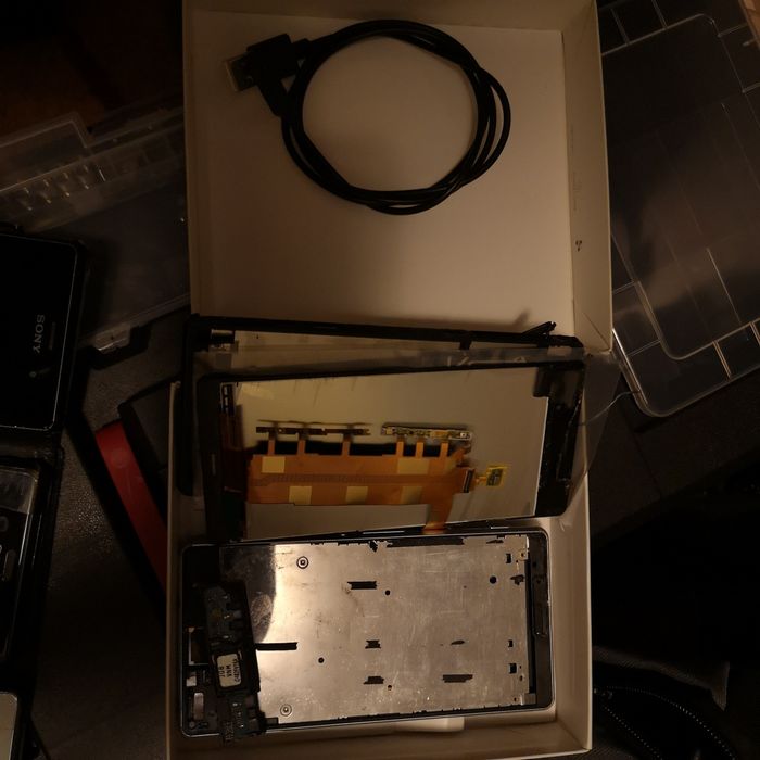 3 telefones Sony Z3 com avarias diversas