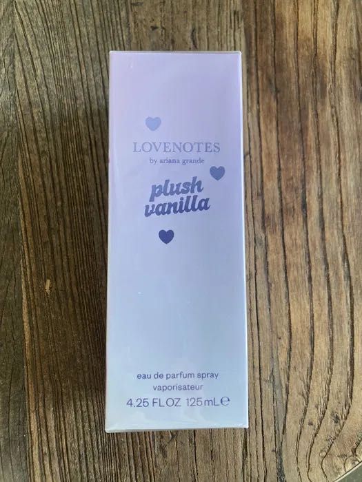 Ariana Grande Lovenotes Plush Vanilla edp