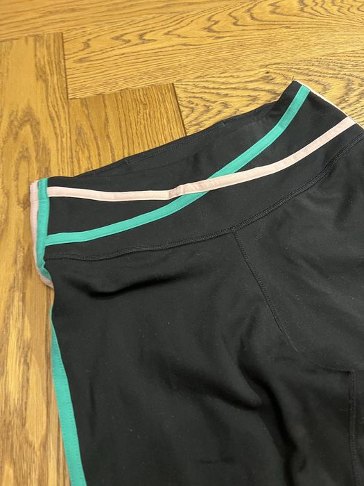 damskie legginsy Nike Dri-FIT One Mid-Rise 7/8 Taped Leggings