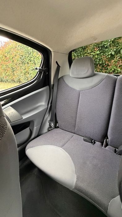 Peugeot 107 impecável