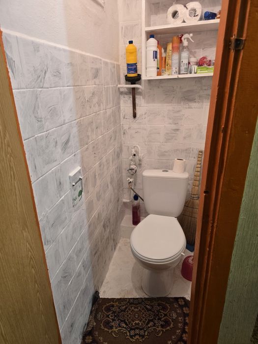 Трьох кімнатна . Інститутська