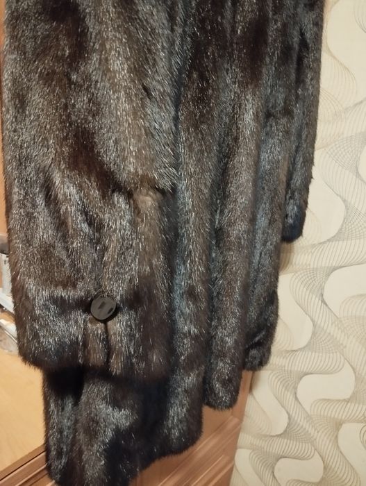 Норкова шуба жіноча