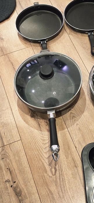 Patelnie i tacki i inne nowe i używane