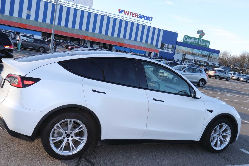Tesla Model Y 2020 Long Range, в гарному стані!