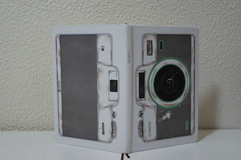 Caderno A5 Pautado, design câmara