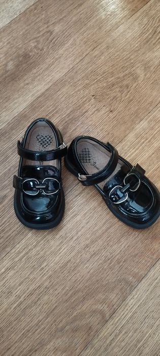 Лофери туфлі 26 р. лакові