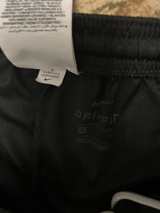 Спортивні штани Nike