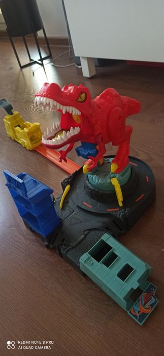 Tor Hot wheels dinozaur T-rex