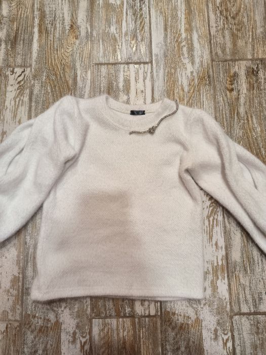 Стильна,нарядна,тепла кофта