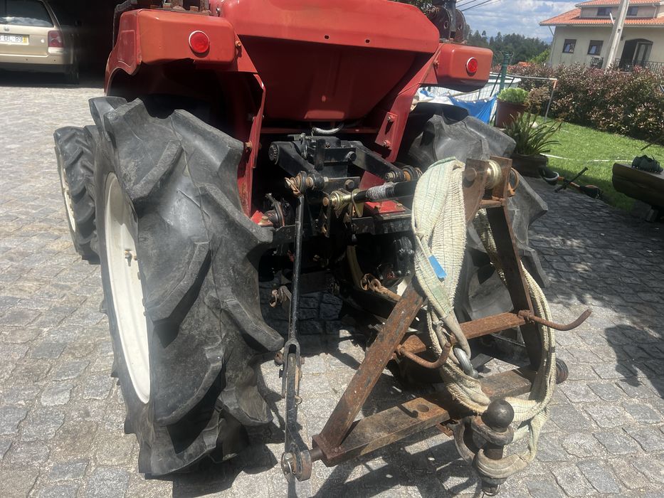 Trator 4x4 mitsubishi