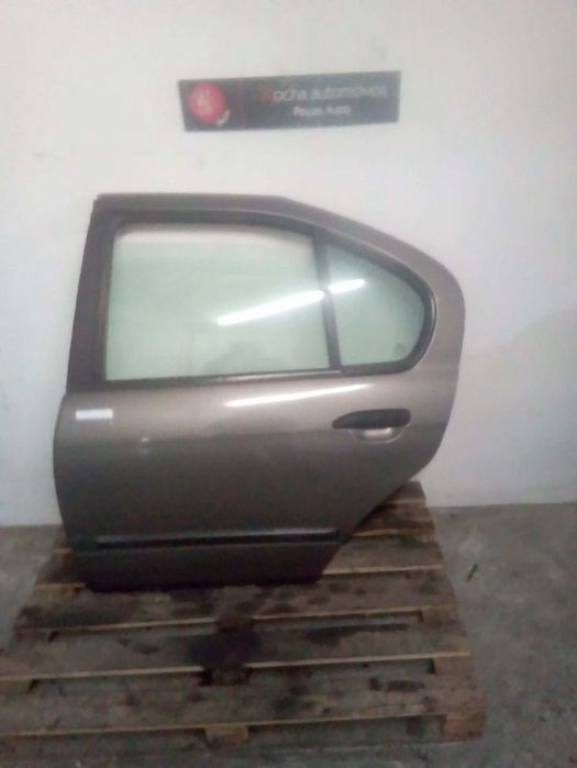 Elevador Trás Esq Nissan Primera (P11)