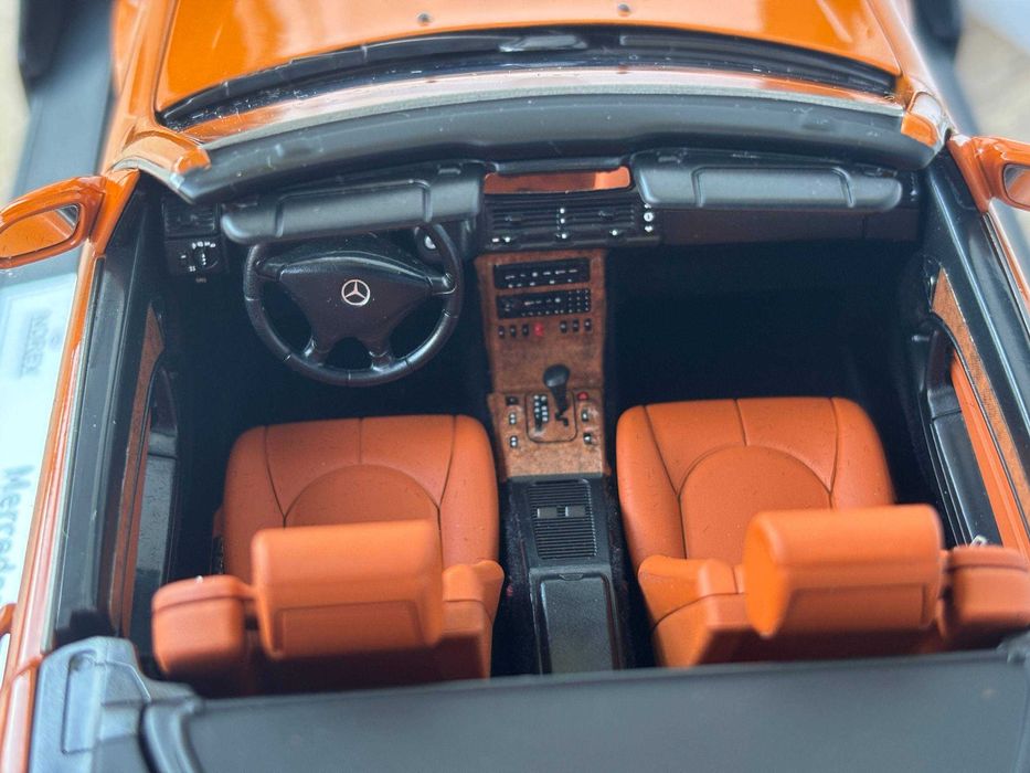 Mercedes-Benz SL 500 R129 1999 (Orange Metallic) Norev 1:18