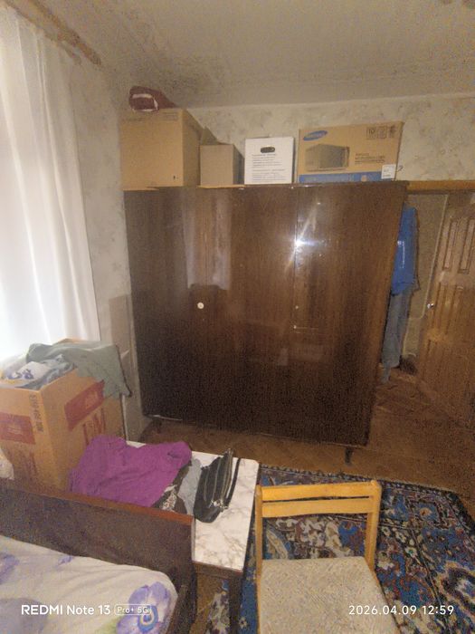 Огромный старинный шкаф - Шифоньер.