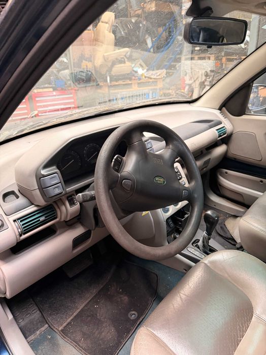 Land Rover Freelander Bancos 3 portas pele 75€ cada dianteiros