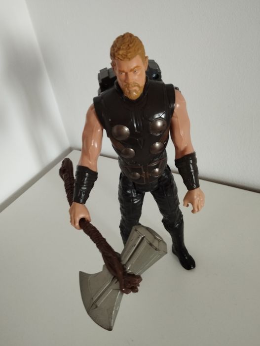 Thor with axe.64409484899842120