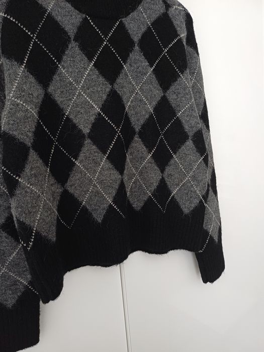 Massimo Dutti wełniany sweter damski w romby czarny szary wełna alpaka viral