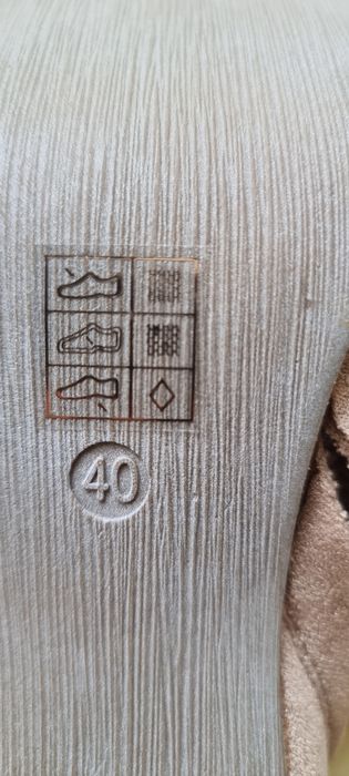 Botki firmy Bella Paris rozm. 40