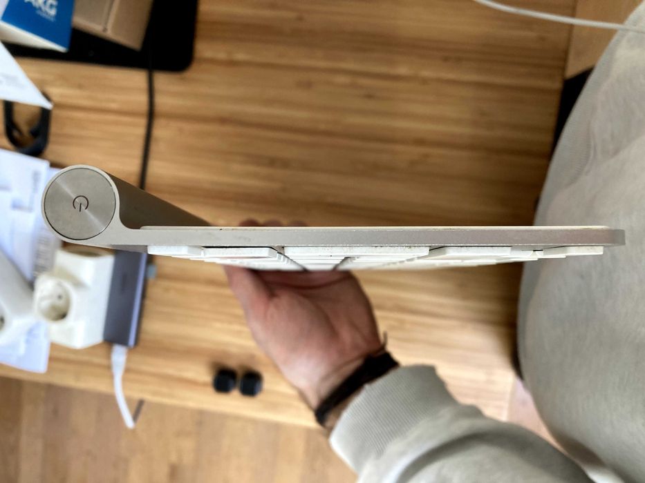 Apple Magic Keyboard a pilhas