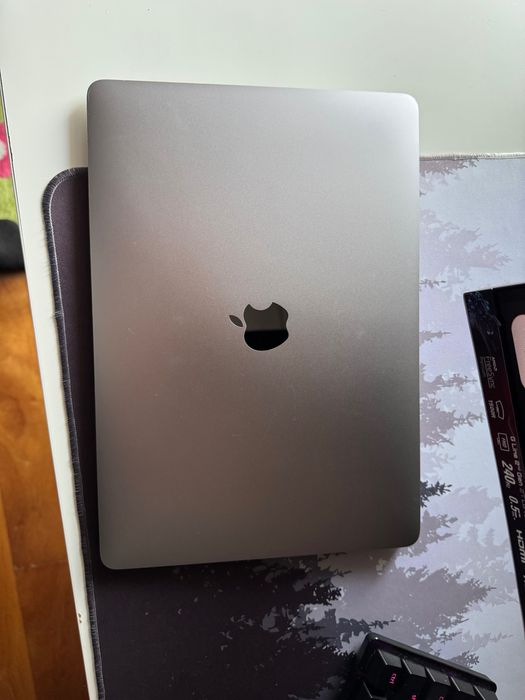 MacBook Air M1 (8gb 256gb)