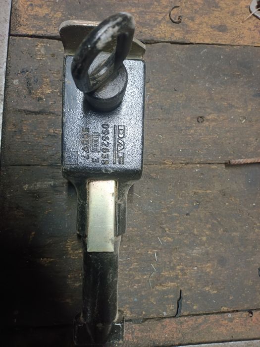 Zaczep hak holowniczy Daf