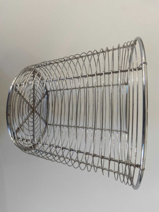 Cesto em ferro para fruta