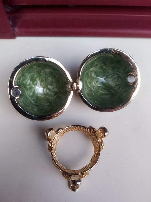 Guarda jóias tipo ovo Fabergé