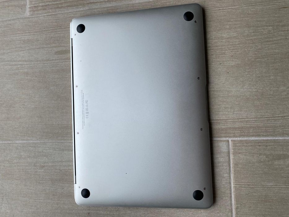 MacBook Retina 12” (2017)