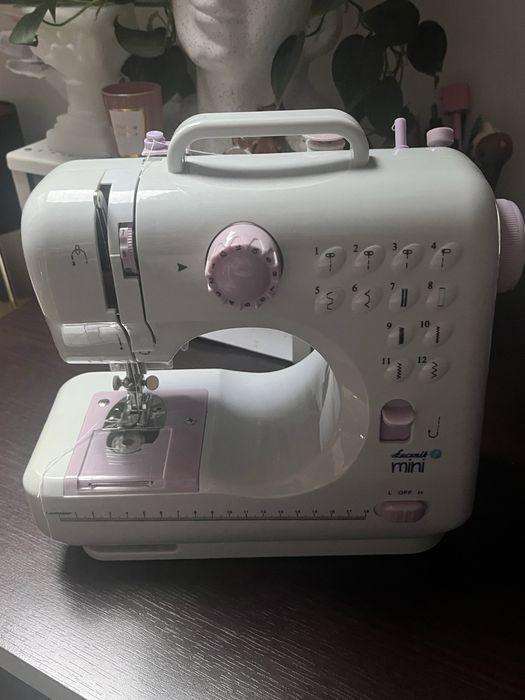 Maszyna do szycia Lucznik mini