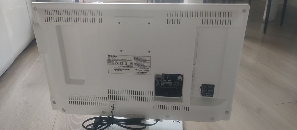 Toshiba Star Wars 24 cale