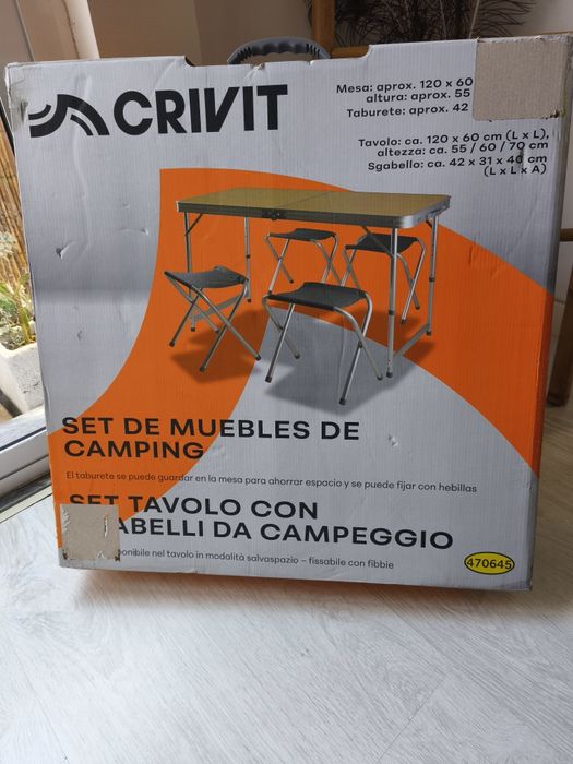 Mesa dobravel com 4 bancos novo