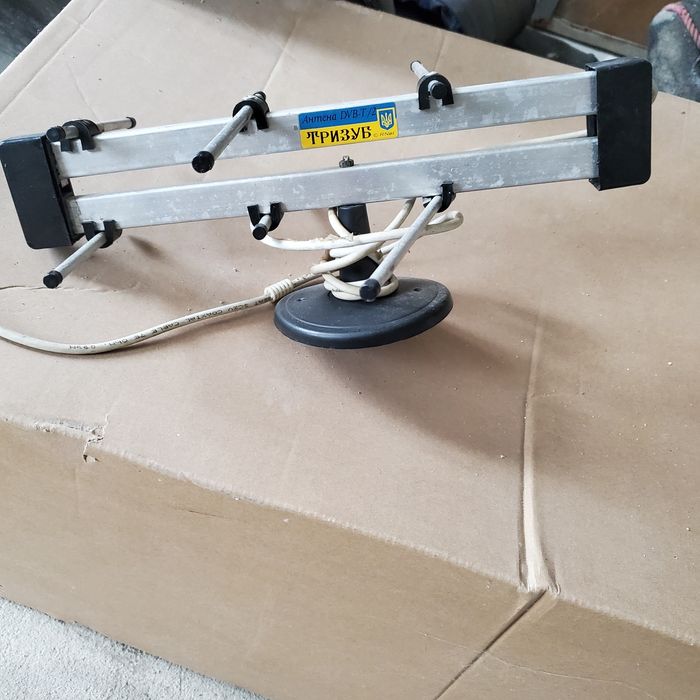 Антена нова Антена DVB-T2 Кімнатна ТРИЗУБ