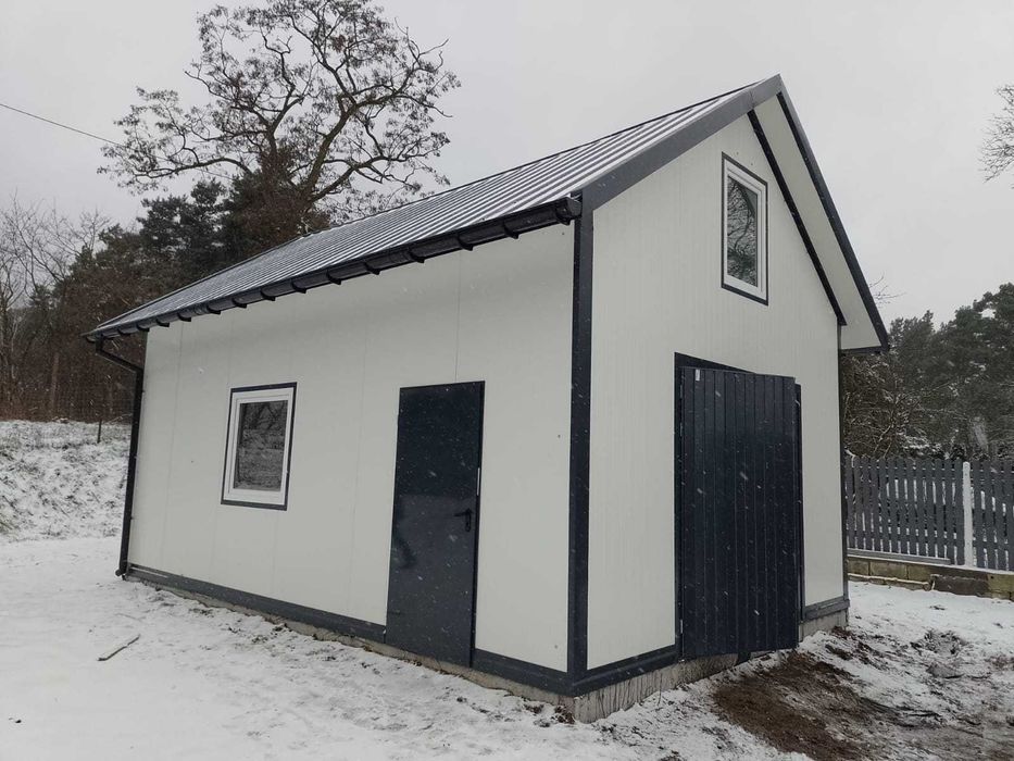 Garaż ocieplony - z płyt warstwowych