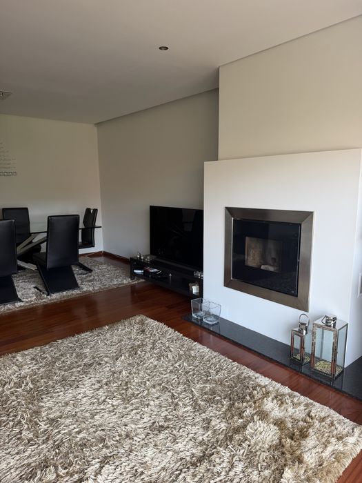Apartamento T3 mobilado a venda na rua dos Combatebtes do Ultramar
