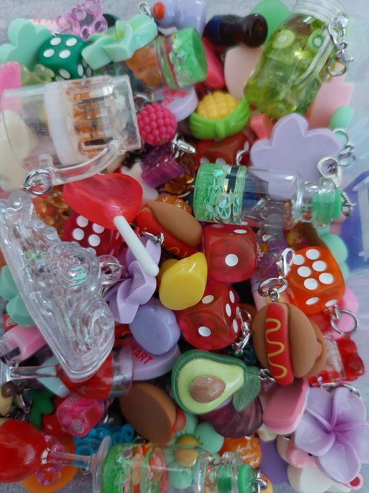 10szt charms hobby horse losowe
