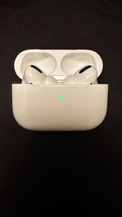 Навушники Apple AirPods Pro за символічну ціну